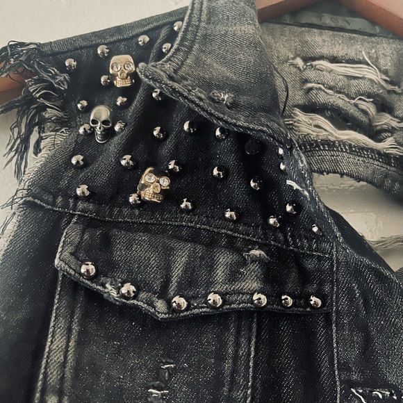 Black Distressed Punk Rock Vest - Picture 3 of 3